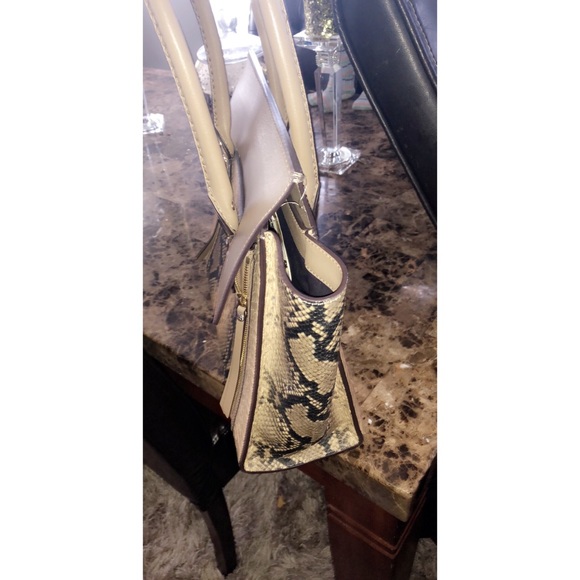 Henri Bendel handbag - Picture 2 of 5